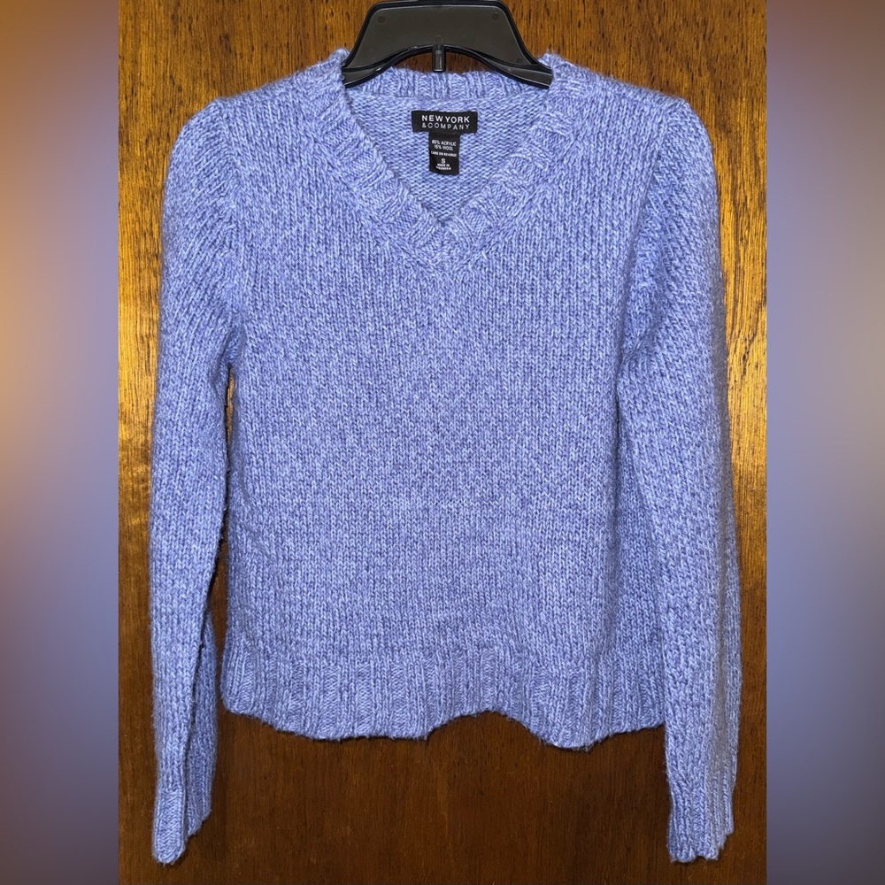 New York & Company Purple Sweater ~ Size Small ~ Vintage Lilac Wool Blend V-Neck